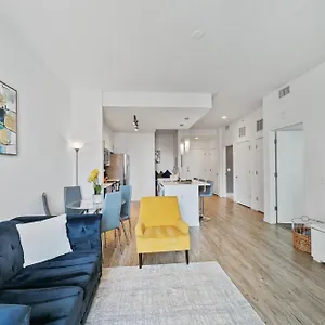 Luxury 1 Bedroom With Den Downtown - Views, Rooftop Pool, Workspace Tampa
